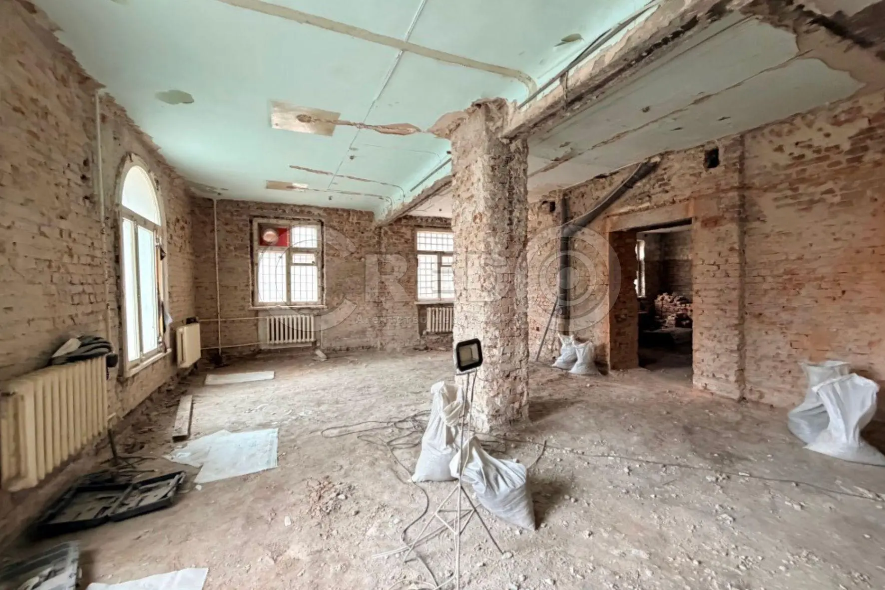 Фото Оренда торгівельної площі, Петра Калнишевського вул. (Харитонова)  Кривий Ріг в довгострокову оренду, ціна: 400 UAH, код 4358