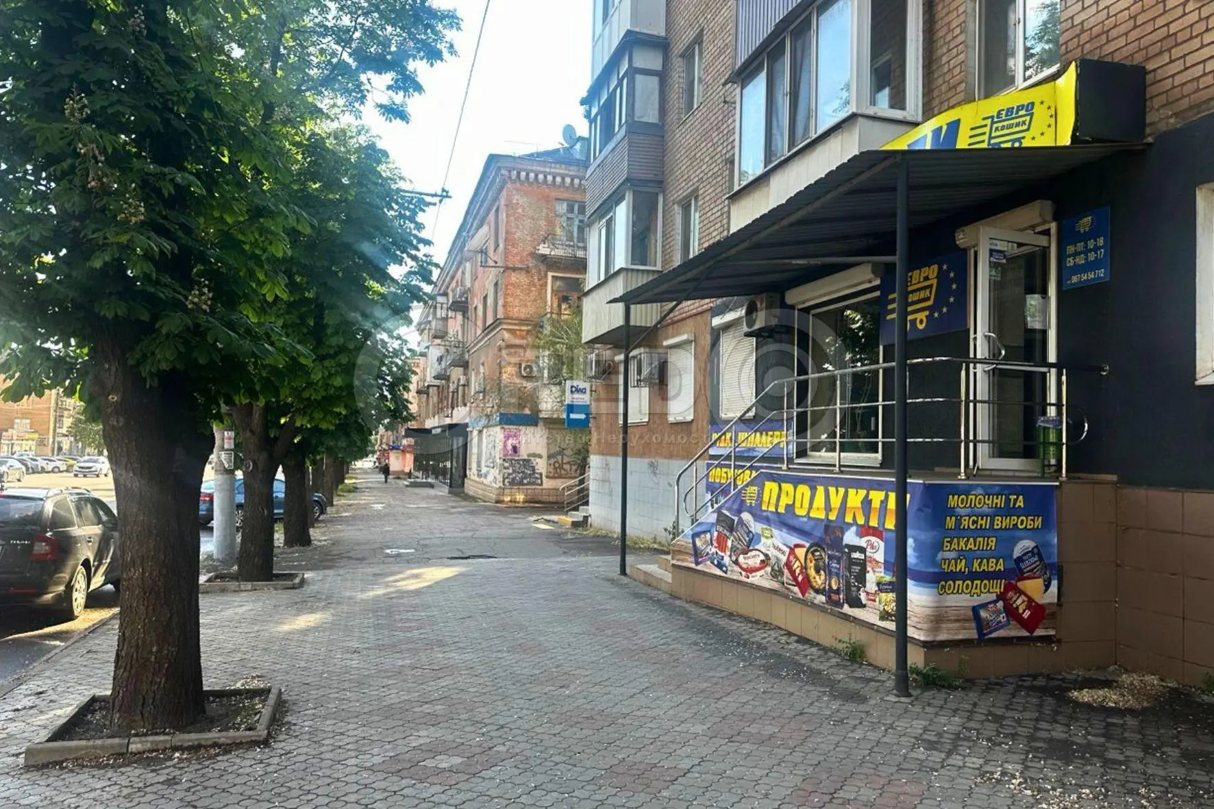 Фото Оренда торгівельної площі, Володимира Великого вул. (Мелешкіна)  Кривий Ріг в довгострокову оренду, ціна: 15000 UAH, код 4359