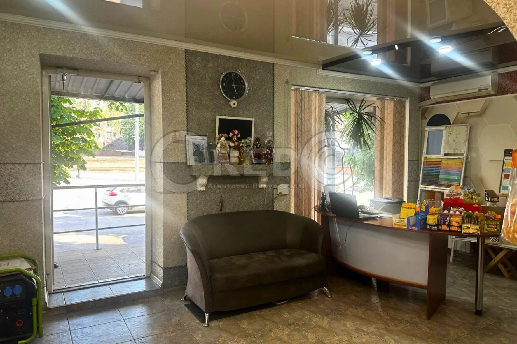 Фото Оренда торгівельної площі, Володимира Великого вул. (Мелешкіна)  Кривий Ріг в довгострокову оренду, ціна: 15000 UAH, код 4359