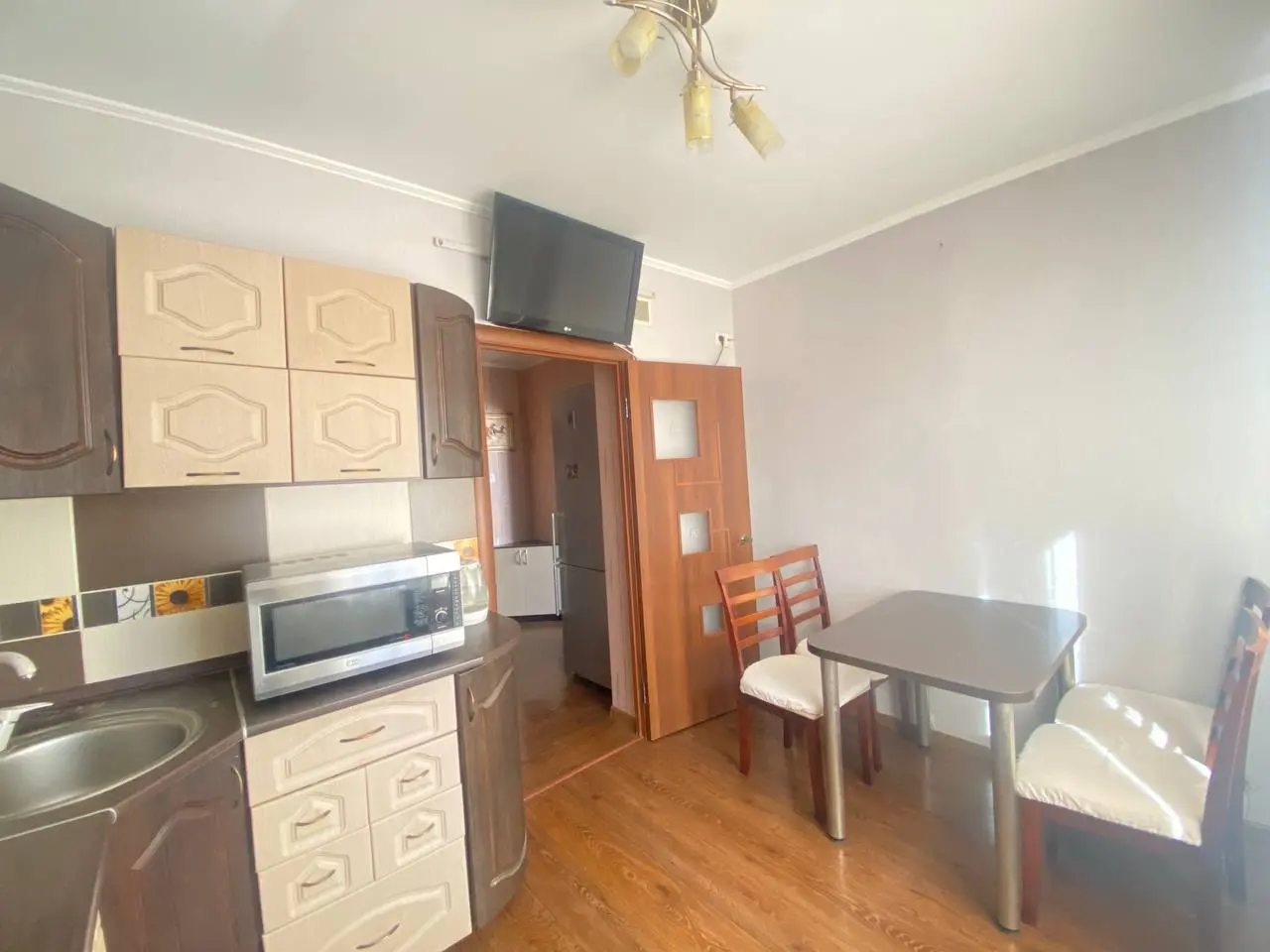 Фото Продаю 3 кімнатну квартиру, 76 кв. м, Лариси Руденко вул. 3а Київ, ціна: 87000 $, код 4369