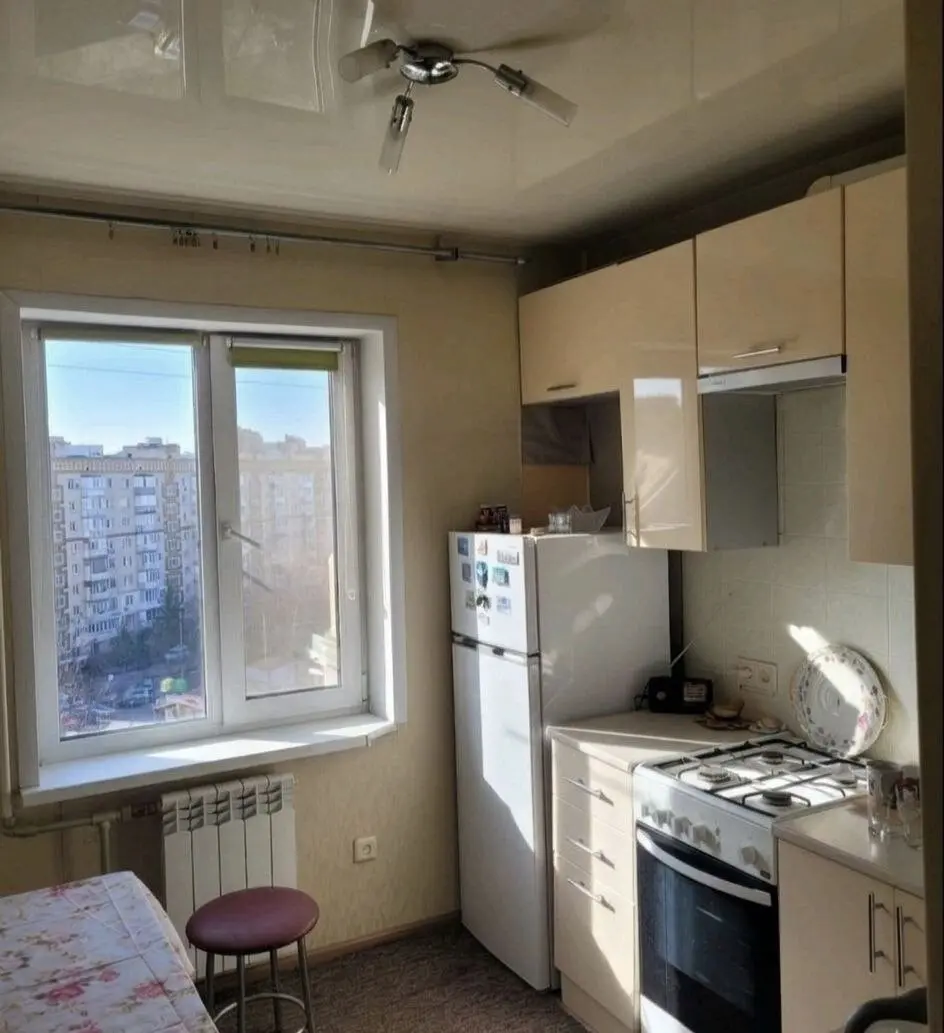 Фото Зняти 1 кімнатну квартиру, Харківське шосе 53 Київ в довгострокову оренду, ціна: 11000 грн, код 4375