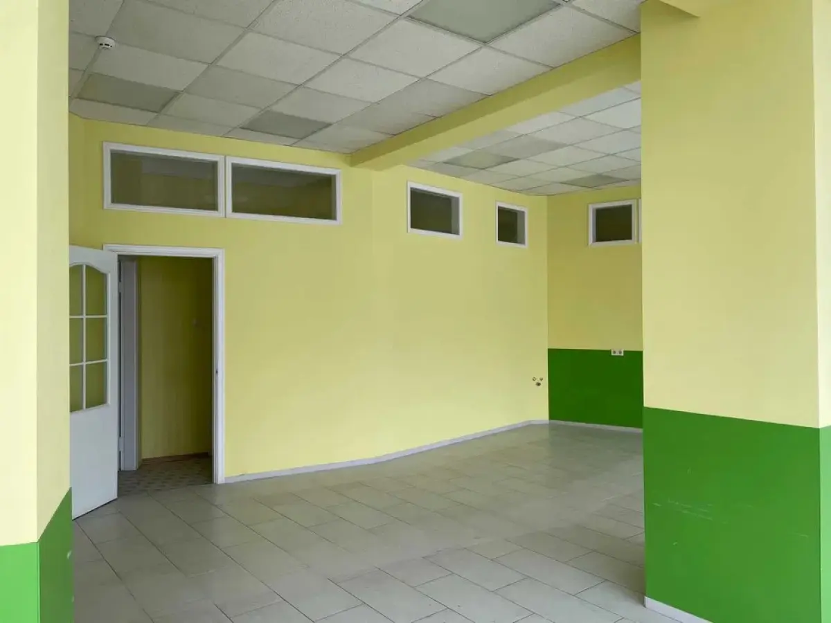 Фото Арендовать торговую площадь, Бориса Гмыри ул. 1 Киев в долгосрочную аренду, цена: 880 UAH, код 4379