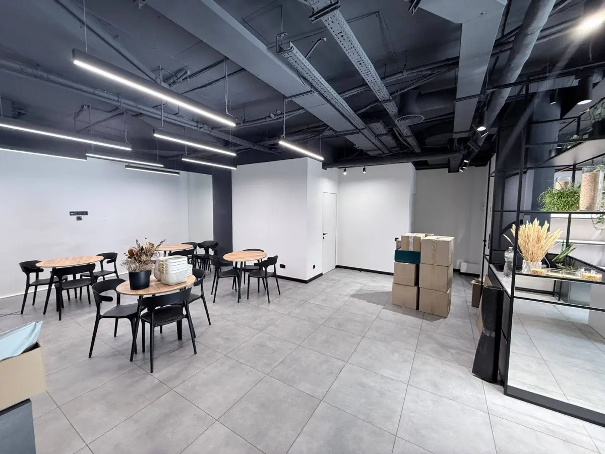 Фото Rent a retail space, Saksahanskoho Street  Kyiv for long-term rent, price: 20 $, code 4103