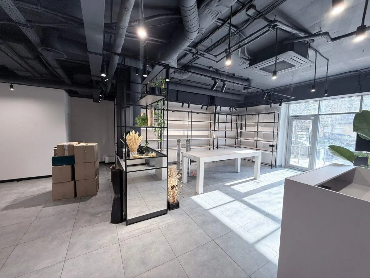 Фото Rent a retail space, Saksahanskoho Street  Kyiv for long-term rent, price: 20 $, code 4103