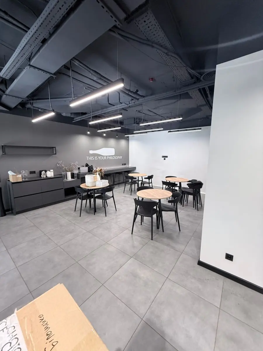 Фото Rent a retail space, Saksahanskoho Street  Kyiv for long-term rent, price: 20 $, code 4103