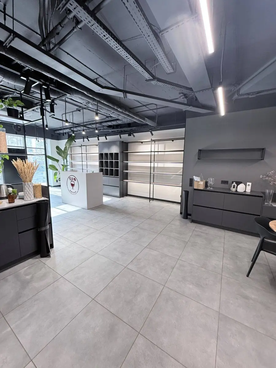 Фото Rent a retail space, Saksahanskoho Street  Kyiv for long-term rent, price: 20 $, code 4103