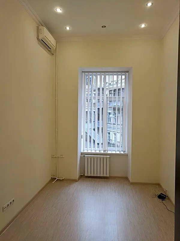 Фото Арендовать офис, Михайловская ул.  Киев в долгосрочную аренду, цена: 29999 UAH, код 4393