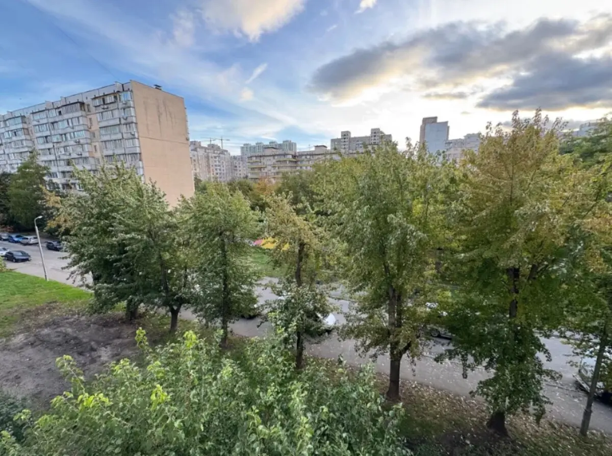 Фото Selling a 2-room apartment, 54 sq.m., Kharkivske Road 154 Kyiv, price: 61000 $, code 4406