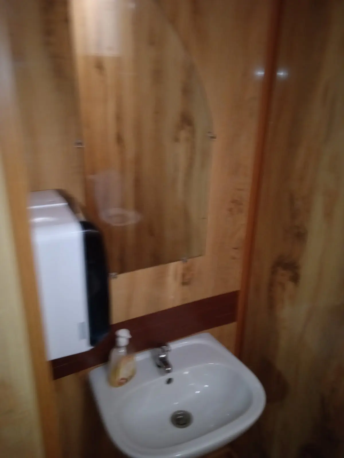 Фото Арендовать торговую площадь, Днепровское шоссе  Кривой Рог в долгосрочную аренду, цена: 7500 UAH, код 4411