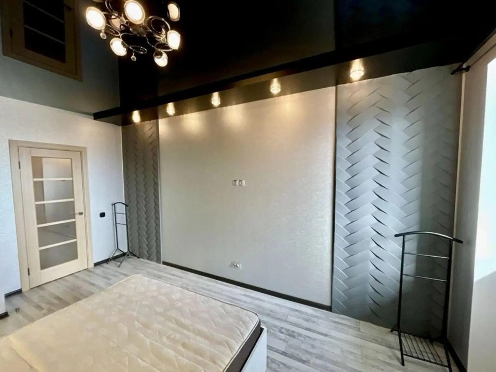 Фото Selling a 1-room apartment, 53 sq.m., Teremkivska Street 3а Kyiv, price: 115000 $, code 4418