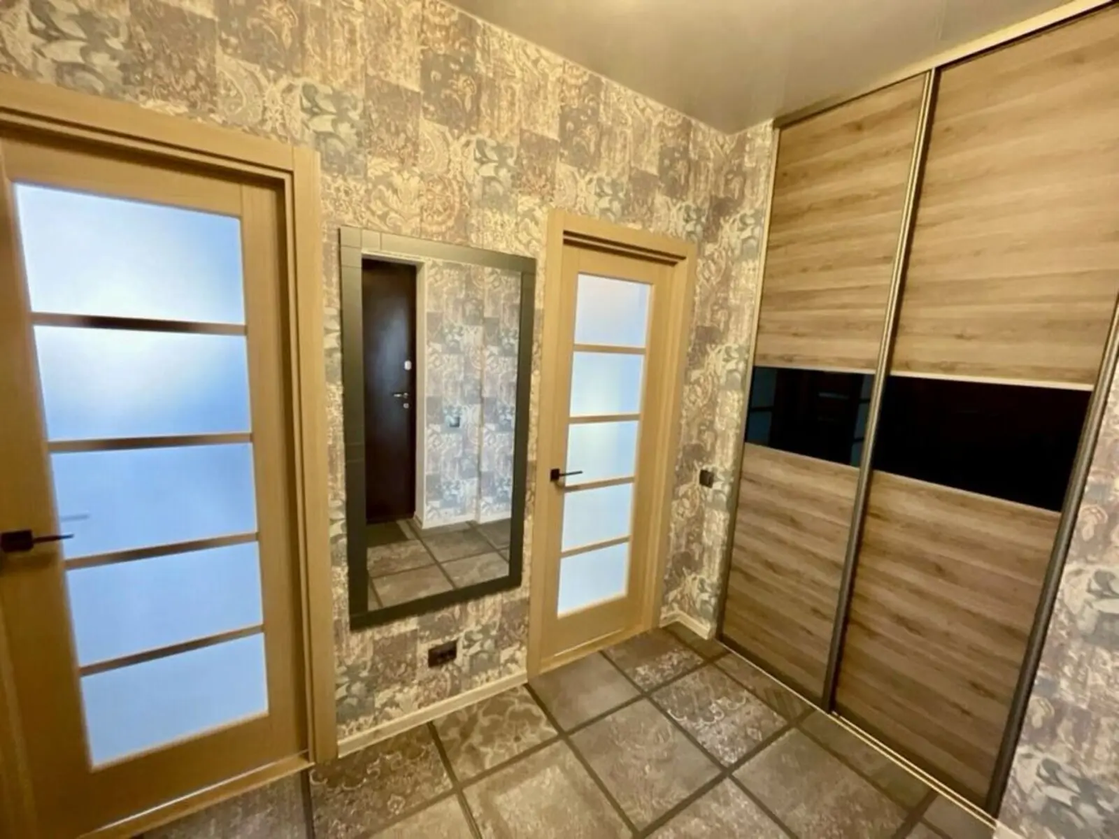 Фото Selling a 1-room apartment, 53 sq.m., Teremkivska Street 3а Kyiv, price: 115000 $, code 4418