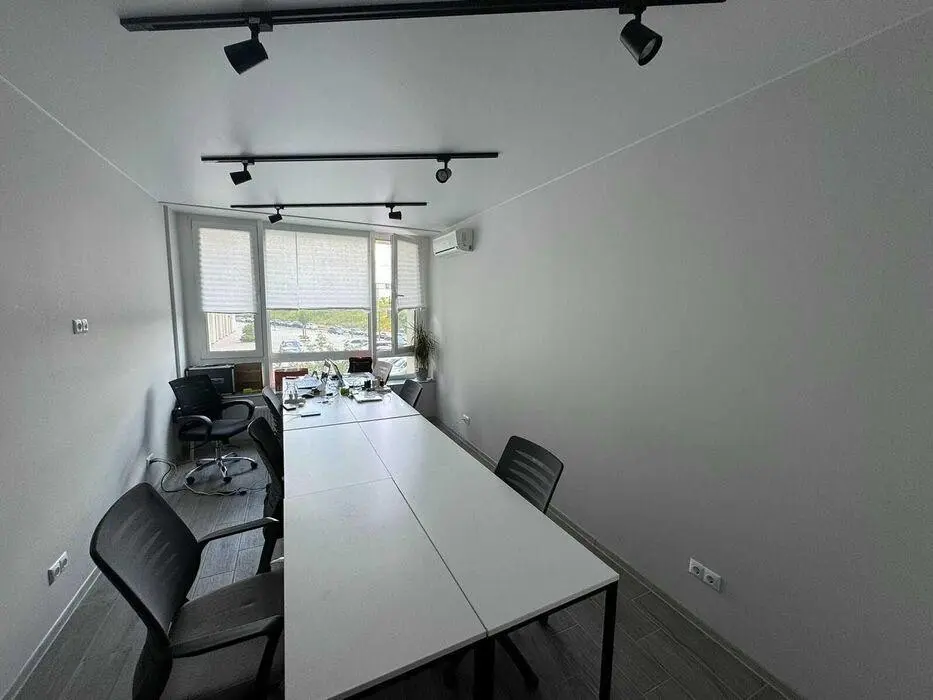 Фото Орендувати офіс, Зарічна вул.  Київ в довгострокову оренду, ціна: 36550 грн, код 4421