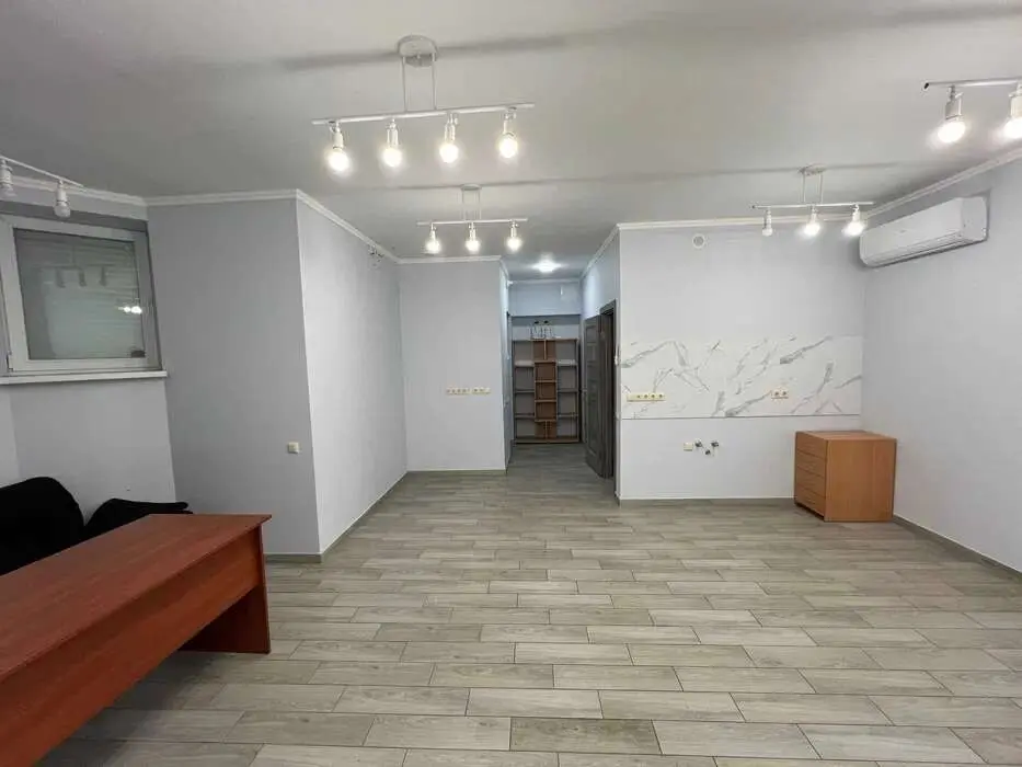 Фото Орендувати офіс, Анни Ахматової вул. 35 Київ в довгострокову оренду, ціна: 12000 грн, код 4422