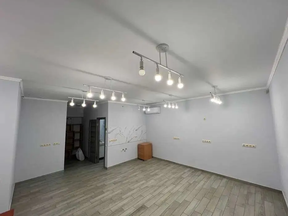 Фото Орендувати офіс, Анни Ахматової вул. 35 Київ в довгострокову оренду, ціна: 12000 грн, код 4422