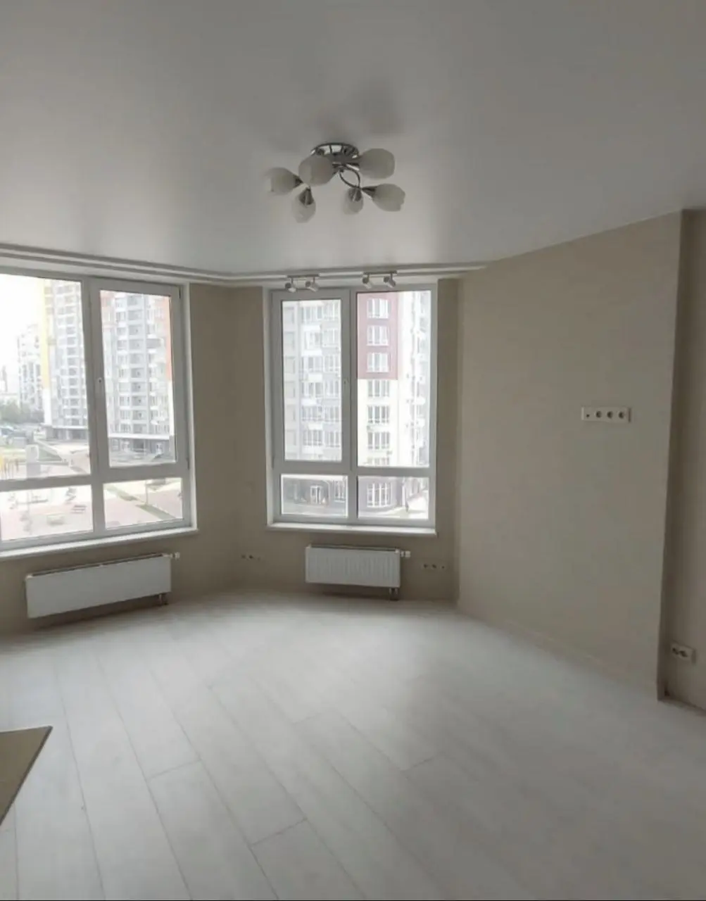 Фото Продаю 2 кімнатну квартиру, 65 кв. м, Каховська вул. 62а Київ, ціна: 130000 $, код 4431