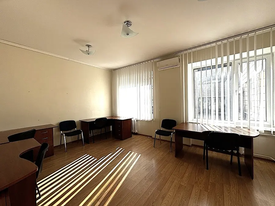 Фото Rent an office, Amvrosiia Buchmy Street 5 Kyiv for long-term rent, price: 6900 UAH, code 4449
