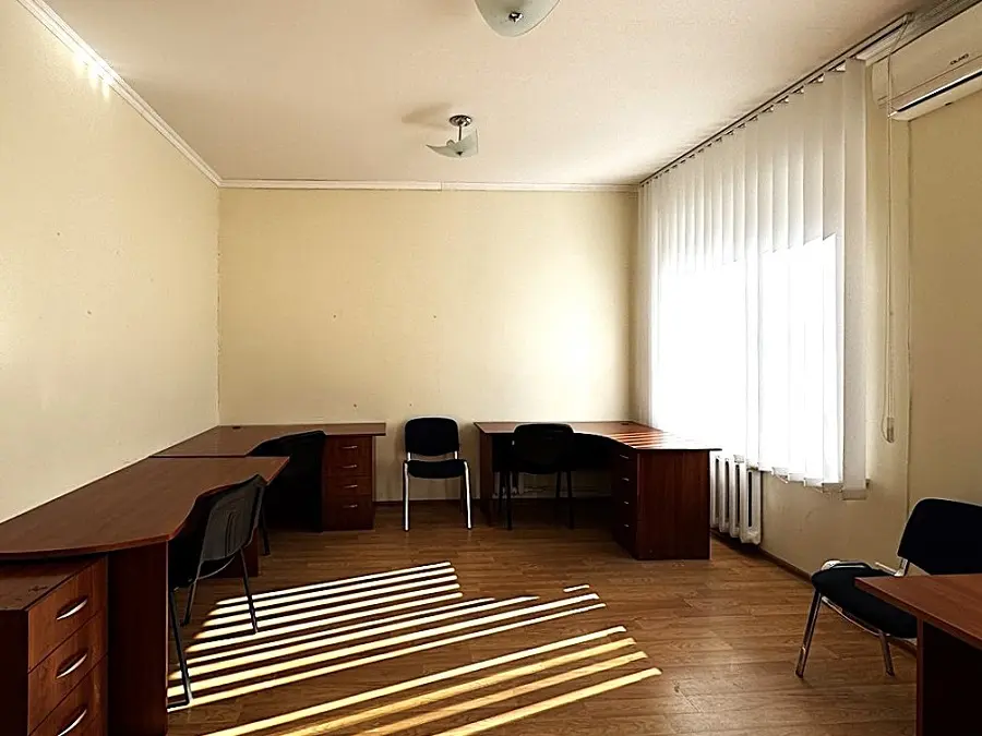 Фото Rent an office, Amvrosiia Buchmy Street 5 Kyiv for long-term rent, price: 6900 UAH, code 4449