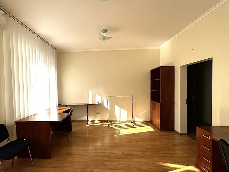 Фото Rent an office, Amvrosiia Buchmy Street 5 Kyiv for long-term rent, price: 6900 UAH, code 4449