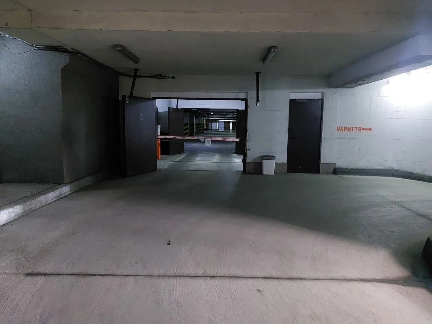 Фото Продаю парковочное место, гараж, 19 кв. м, Евгения Коновальца ул. (Щорса) 44 Киев, цена: 33000 $, код 4456