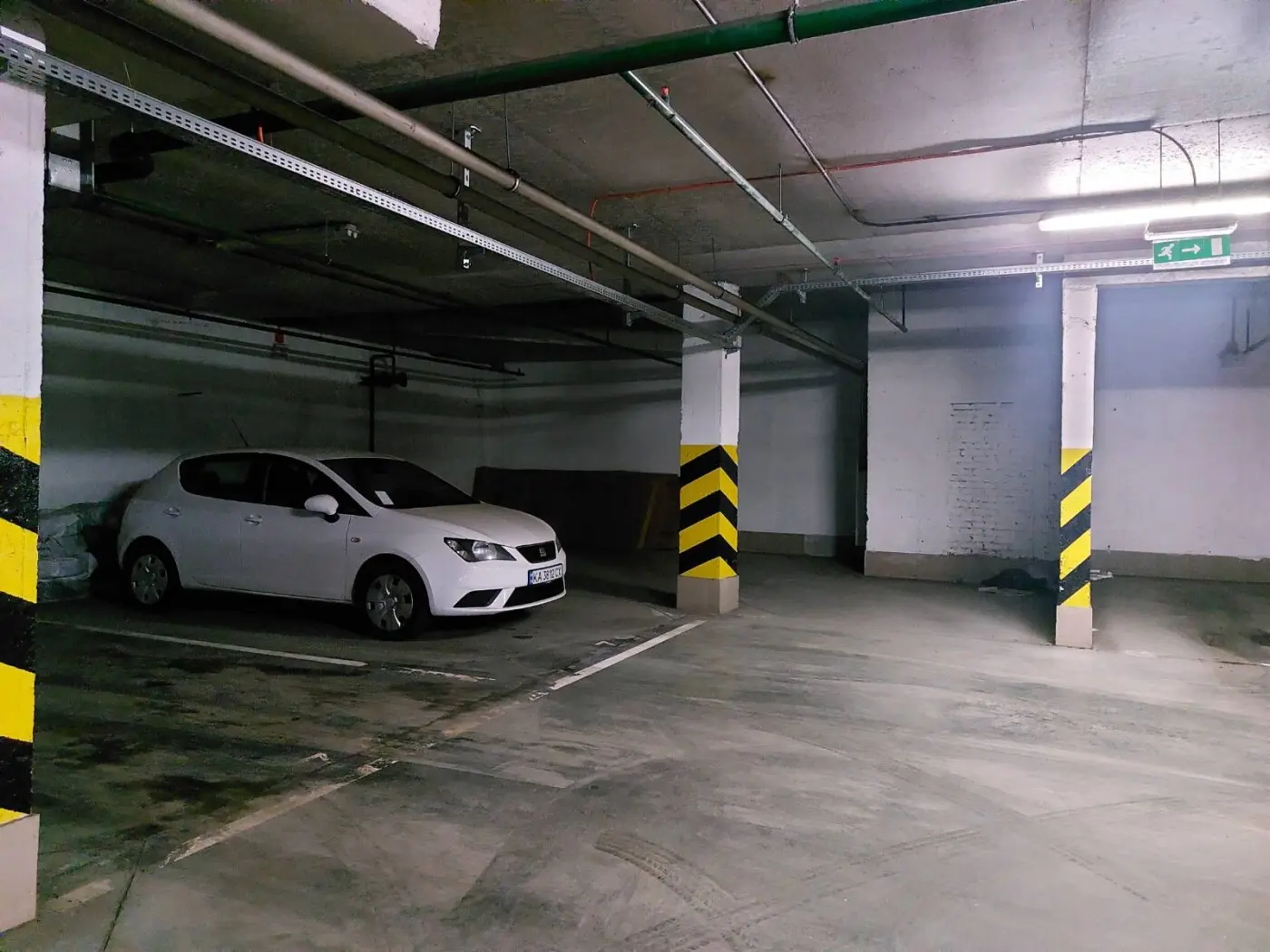 Фото Продаю парковочное место, гараж, 19 кв. м, Евгения Коновальца ул. (Щорса) 44 Киев, цена: 33000 $, код 4456