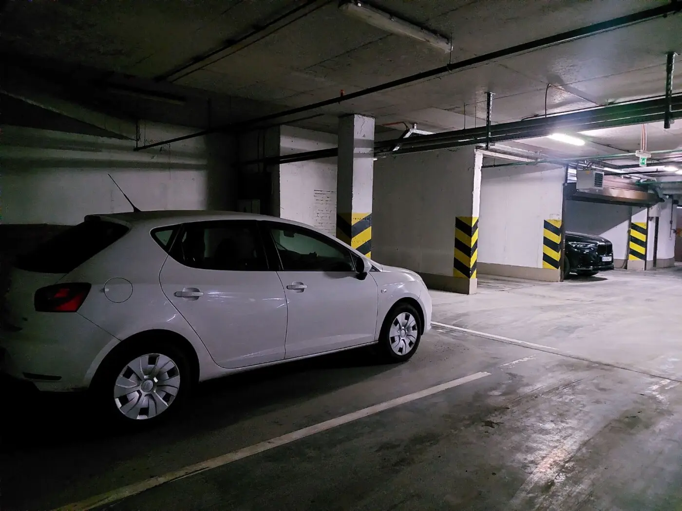 Фото Продаю парковочное место, гараж, 19 кв. м, Евгения Коновальца ул. (Щорса) 44 Киев, цена: 33000 $, код 4456