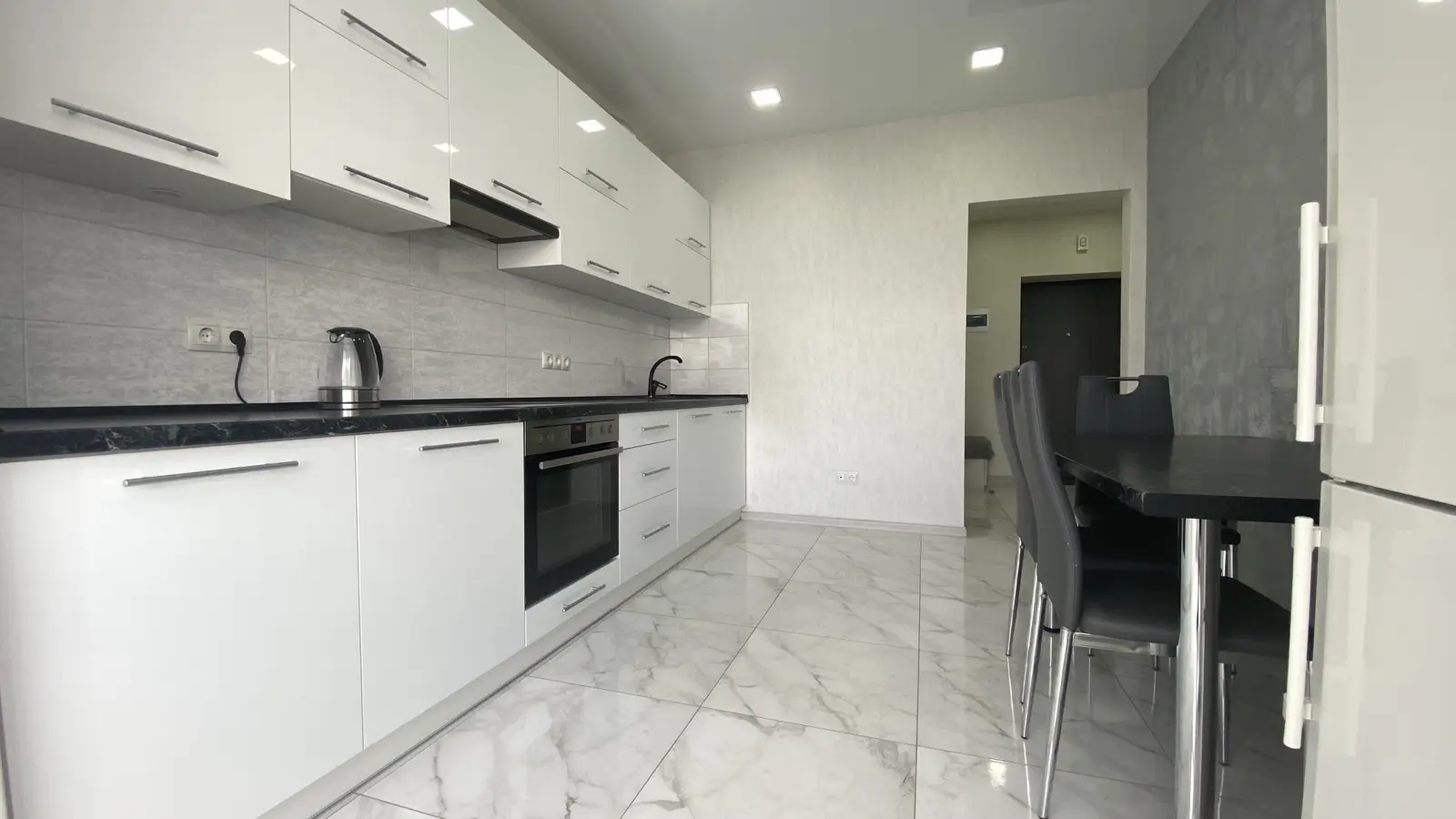 Фото Продаю 1 кімнатну квартиру, 41.5 кв. м, Богдана Хмельницького вул. 230а Львів, ціна: 86000 $, код 4465