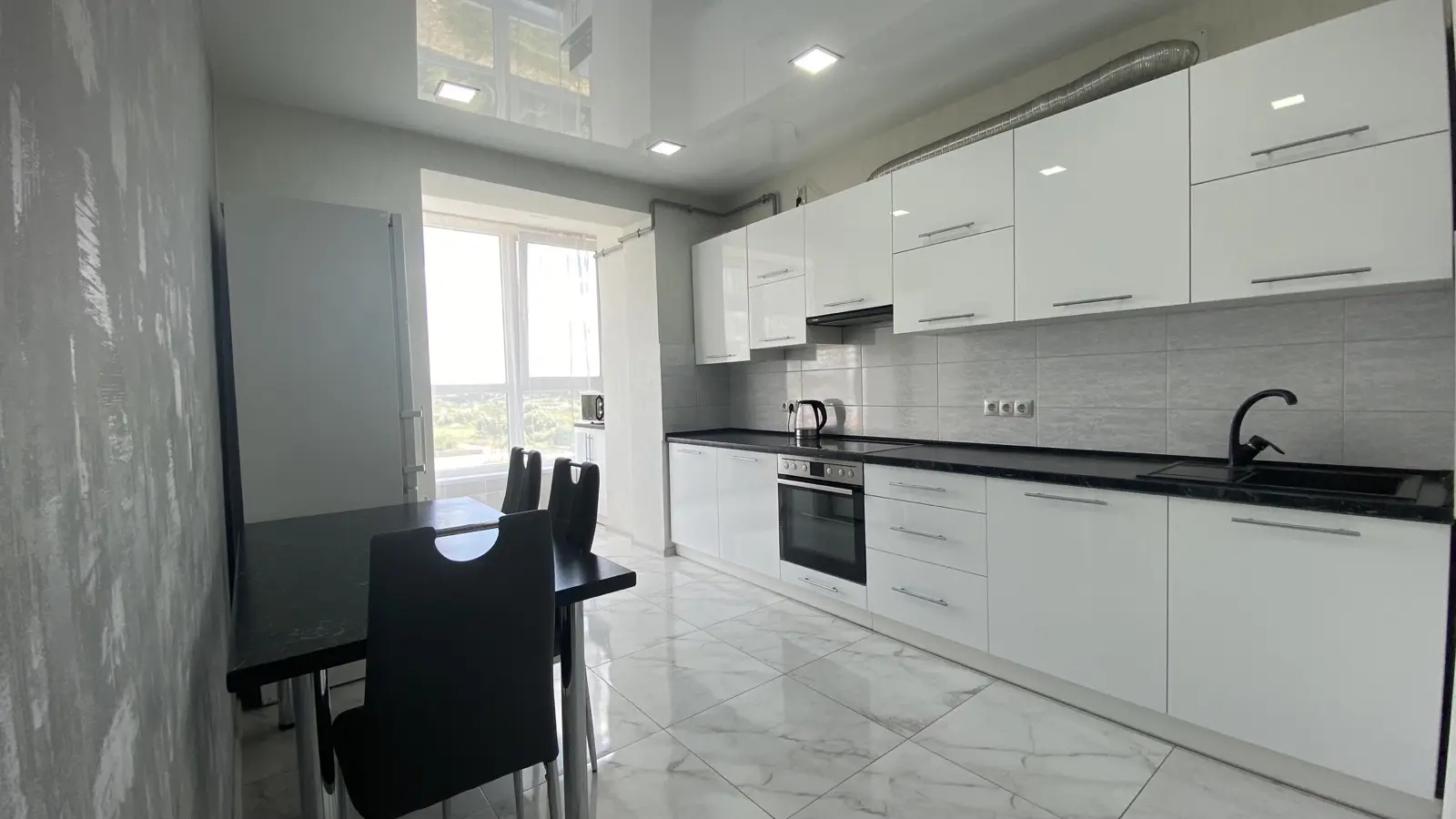 Фото Продаю 1 кімнатну квартиру, 41.5 кв. м, Богдана Хмельницького вул. 230а Львів, ціна: 86000 $, код 4465