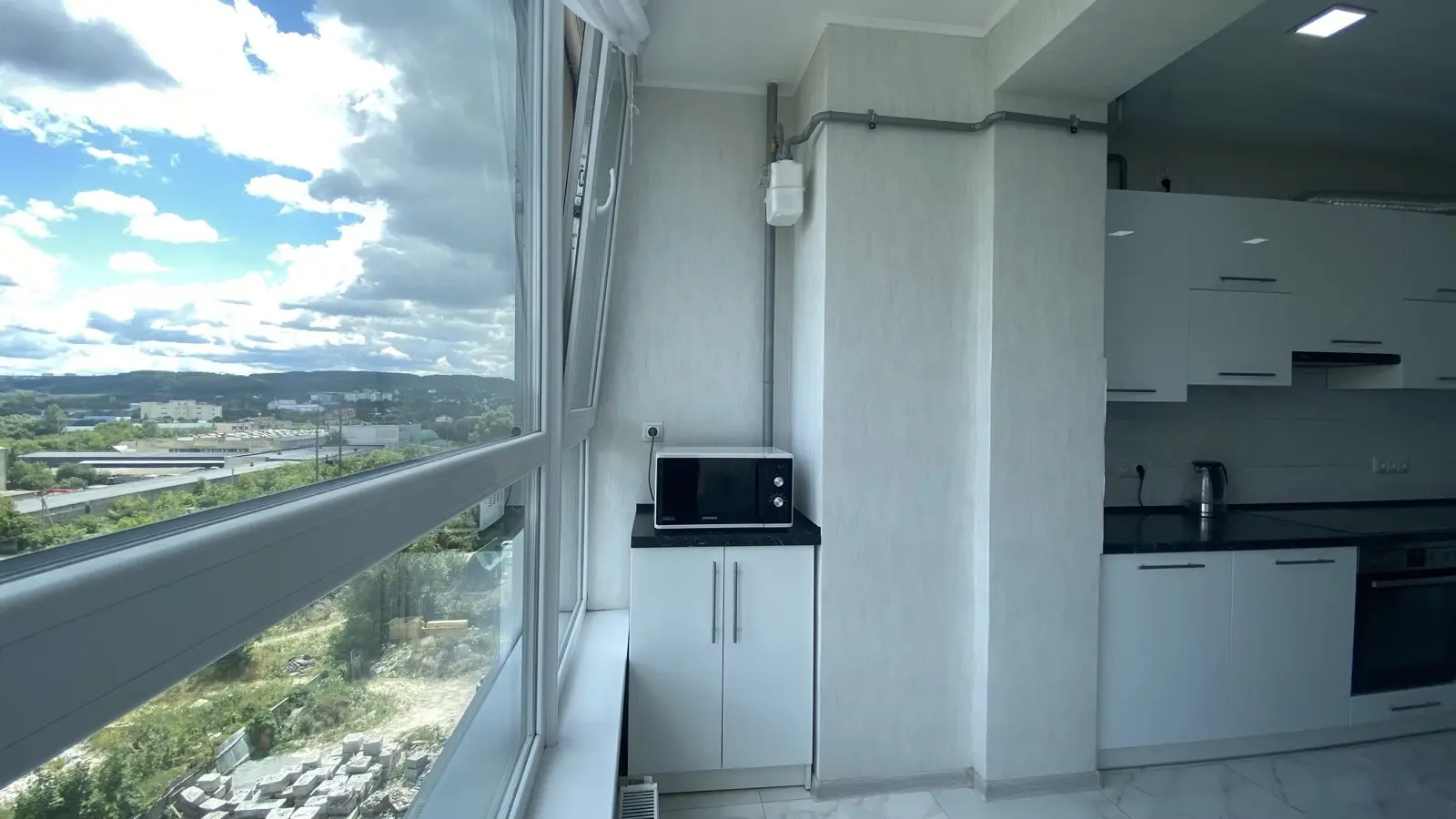 Фото Продаю 1 кімнатну квартиру, 41.5 кв. м, Богдана Хмельницького вул. 230а Львів, ціна: 86000 $, код 4465