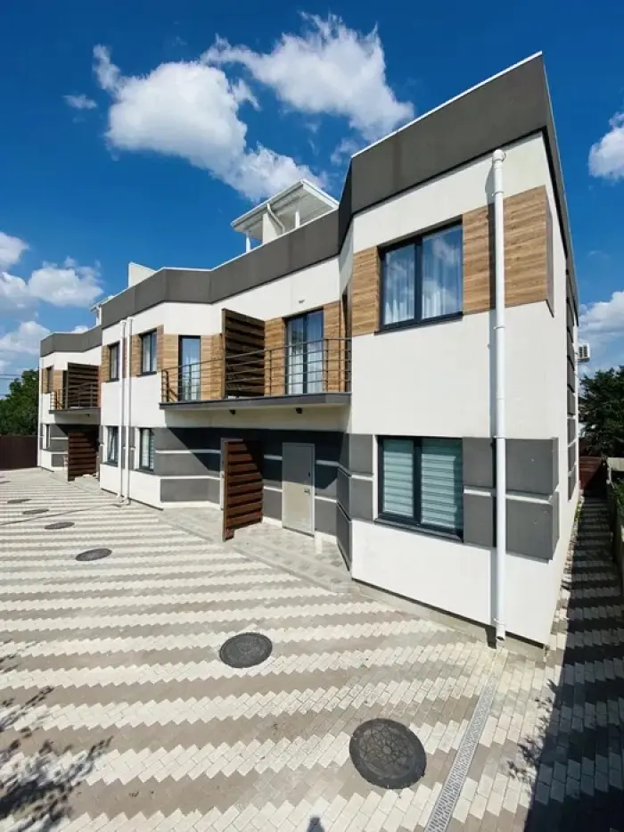 Фото Зняти будинок, 136-а Садова вул.  Київ в довгострокову оренду, ціна: 1250 $, код 4469