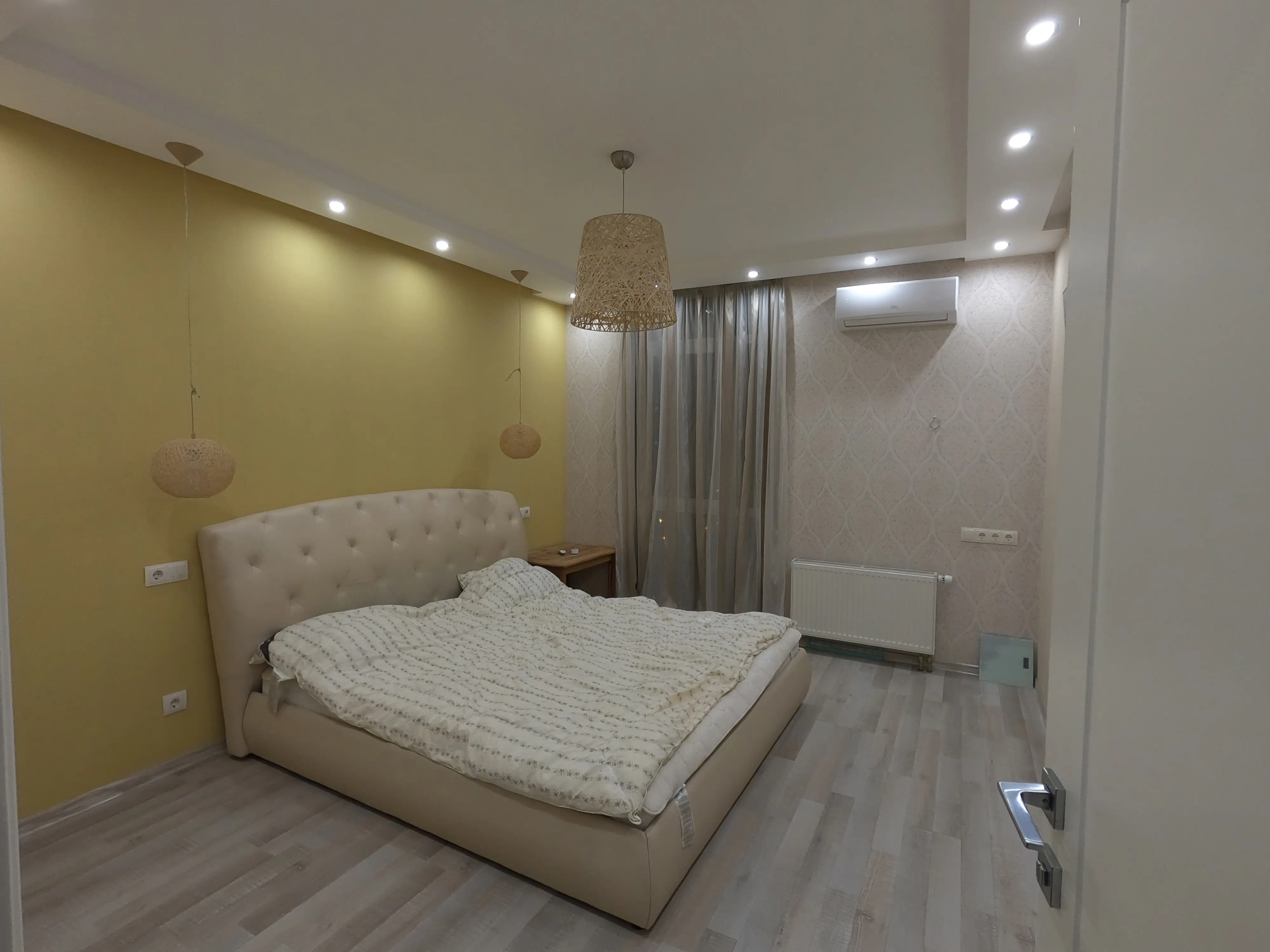 Фото Зняти 2 кімнатну квартиру, Регенераторна вул. 4 к7-8 Київ в довгострокову оренду, ціна: 21500 UAH, код 4471