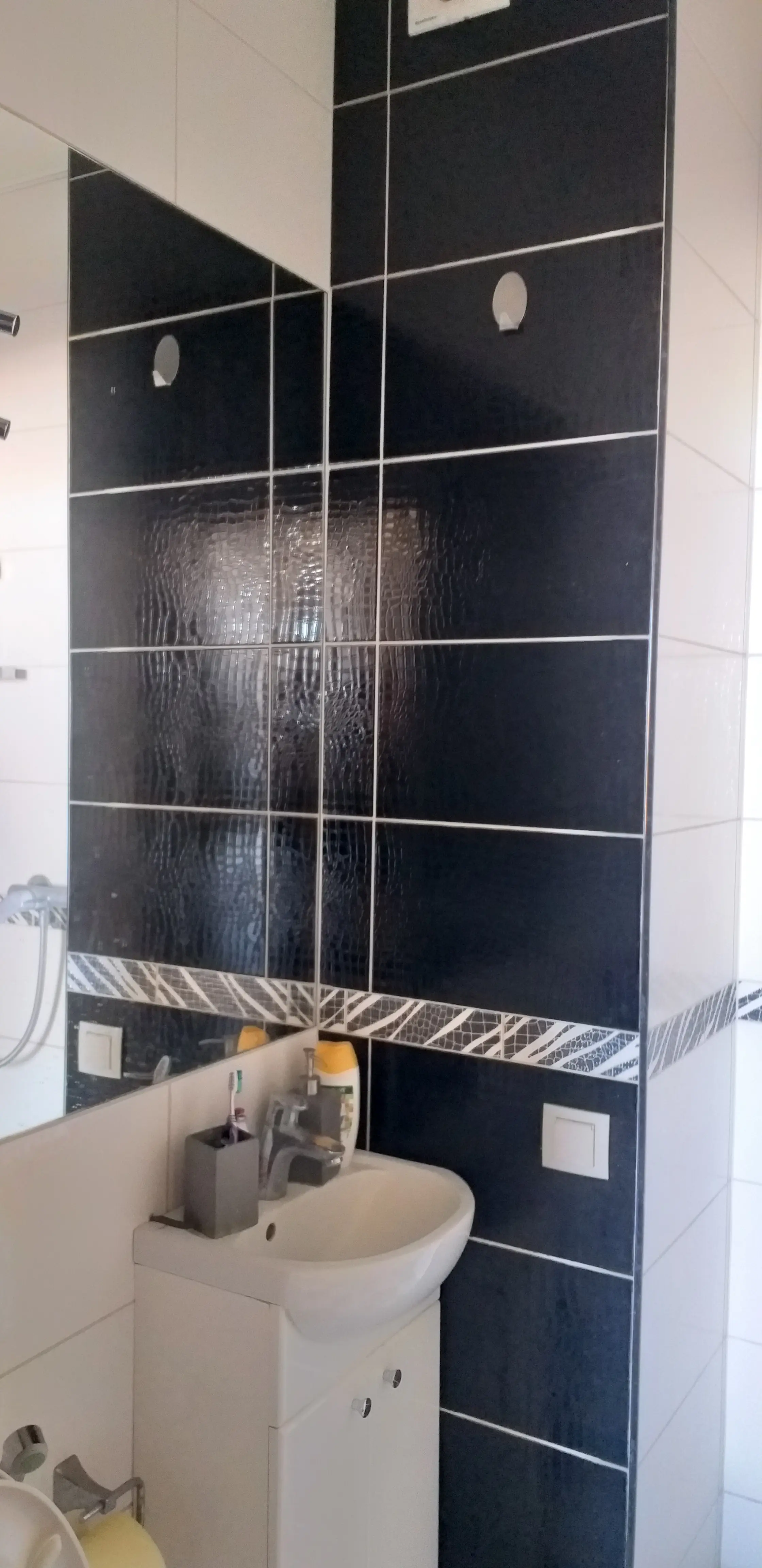 Фото Rent a -room apartment, Bohatyrska Street 6а Kyiv for long-term rent, price: 300 EUR, code 4477