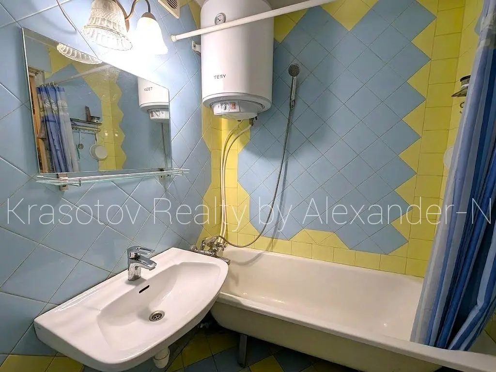 Фото Selling a 3-room apartment, 64 sq.m., Botanichnyi Lane  Odesa, price: 49000 $, code 4496