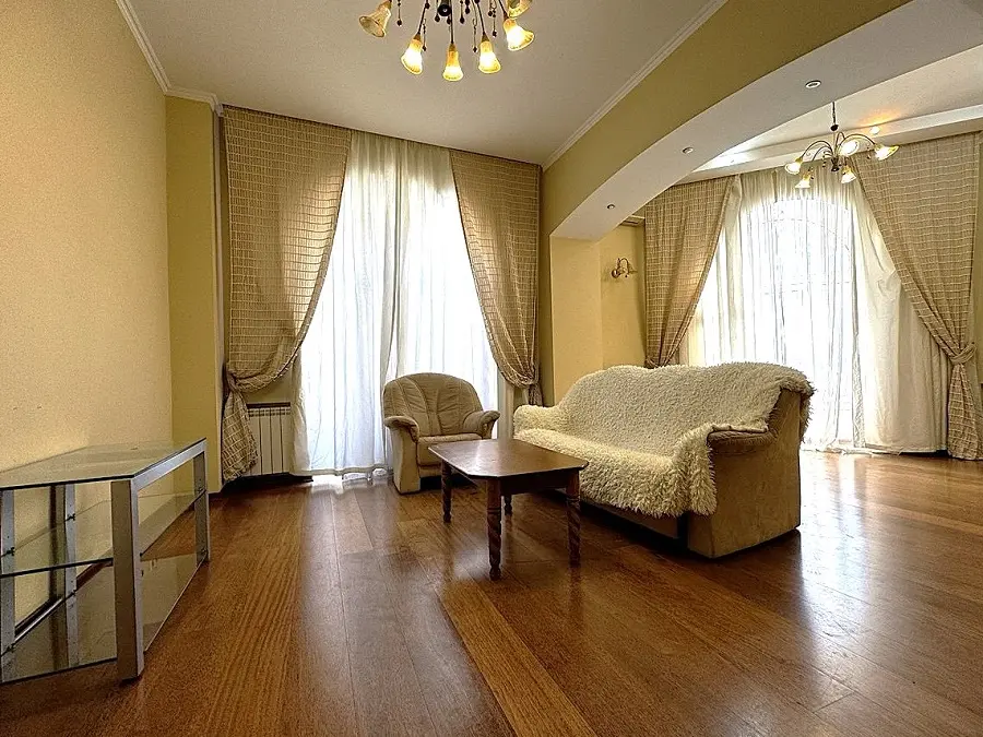 Фото Зняти 2 кімнатну квартиру, Хрещатик вул. 23 Київ в довгострокову оренду, ціна: 28998 UAH, код 4500