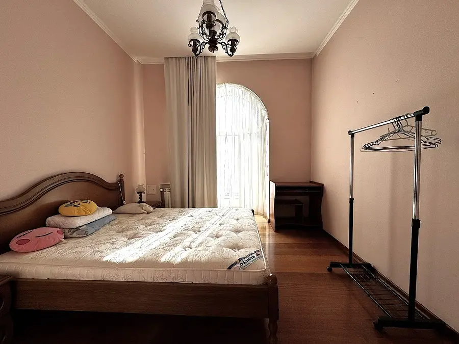 Фото Зняти 2 кімнатну квартиру, Хрещатик вул. 23 Київ в довгострокову оренду, ціна: 28998 UAH, код 4500