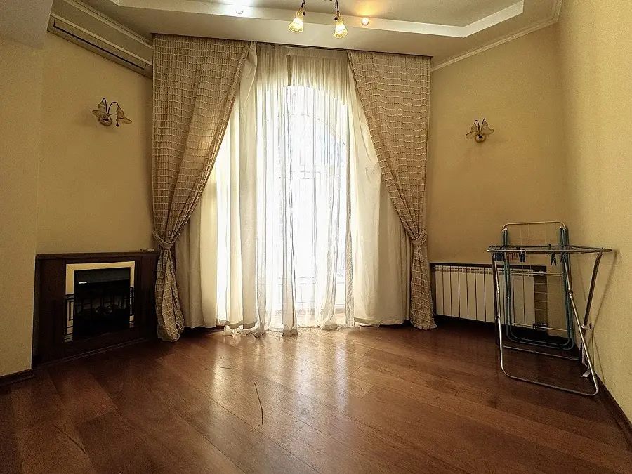 Фото Зняти 2 кімнатну квартиру, Хрещатик вул. 23 Київ в довгострокову оренду, ціна: 28998 UAH, код 4500