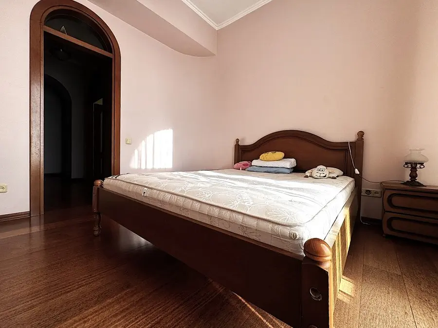 Фото Зняти 2 кімнатну квартиру, Хрещатик вул. 23 Київ в довгострокову оренду, ціна: 28998 UAH, код 4500