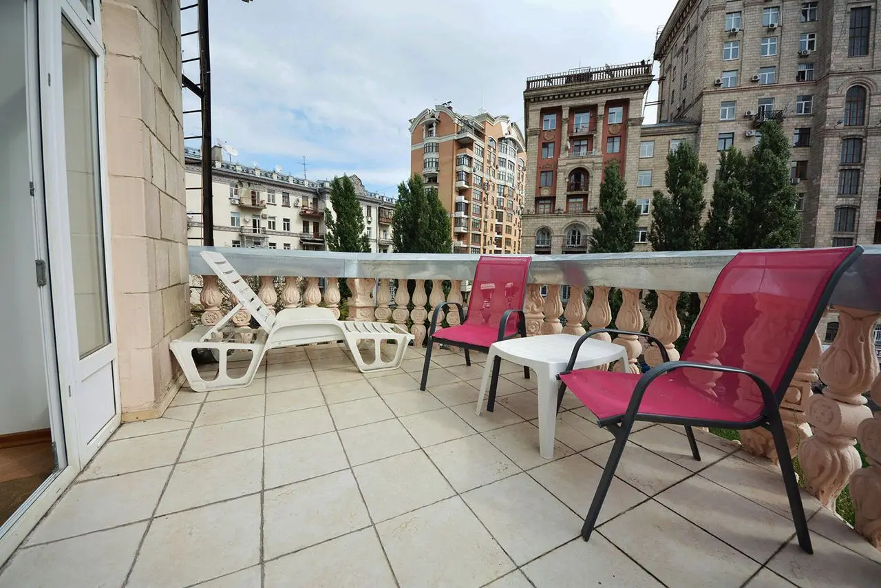 Фото Зняти 2 кімнатну квартиру, Хрещатик вул. 23 Київ в довгострокову оренду, ціна: 28998 UAH, код 4500