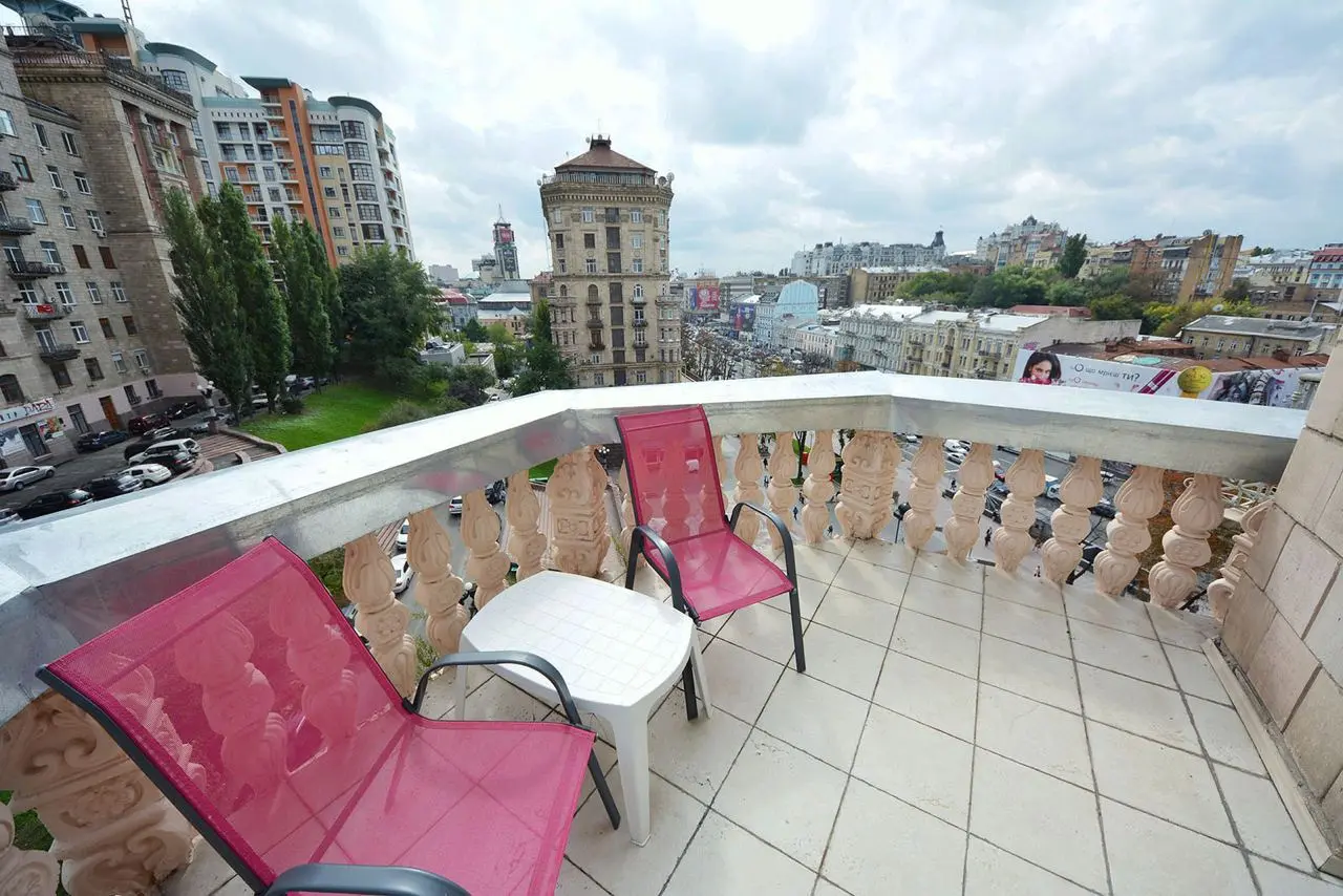 Фото Зняти 2 кімнатну квартиру, Хрещатик вул. 23 Київ в довгострокову оренду, ціна: 28998 UAH, код 4500