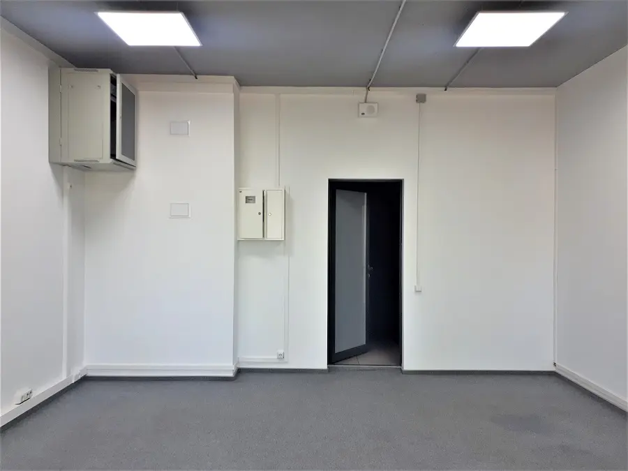 Фото Rent an office, Heorhiia Toropovskoho Street (Ivana Dubovoho Street) 2 Kyiv for long-term rent, price: 13500 UAH, code 4504