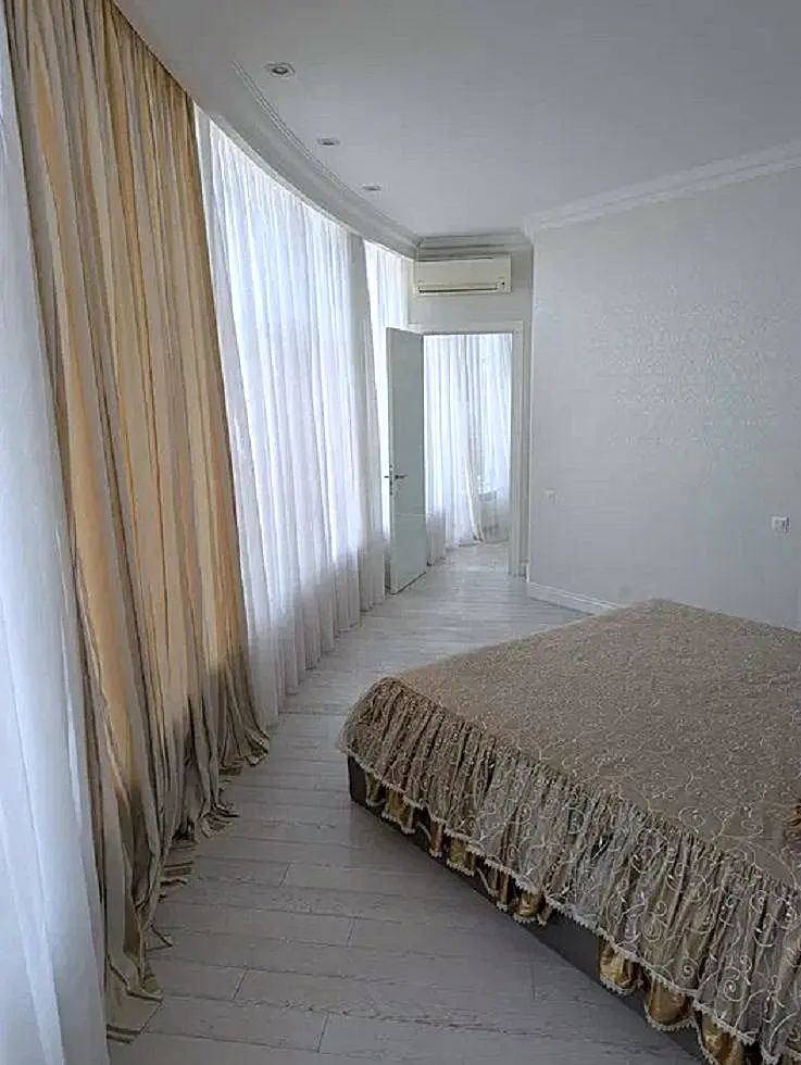 Фото Снять 3-комнатную квартиру, Шевченко просп. 33б Одесса в долгосрочную аренду, цена: 1000 $, код 4509