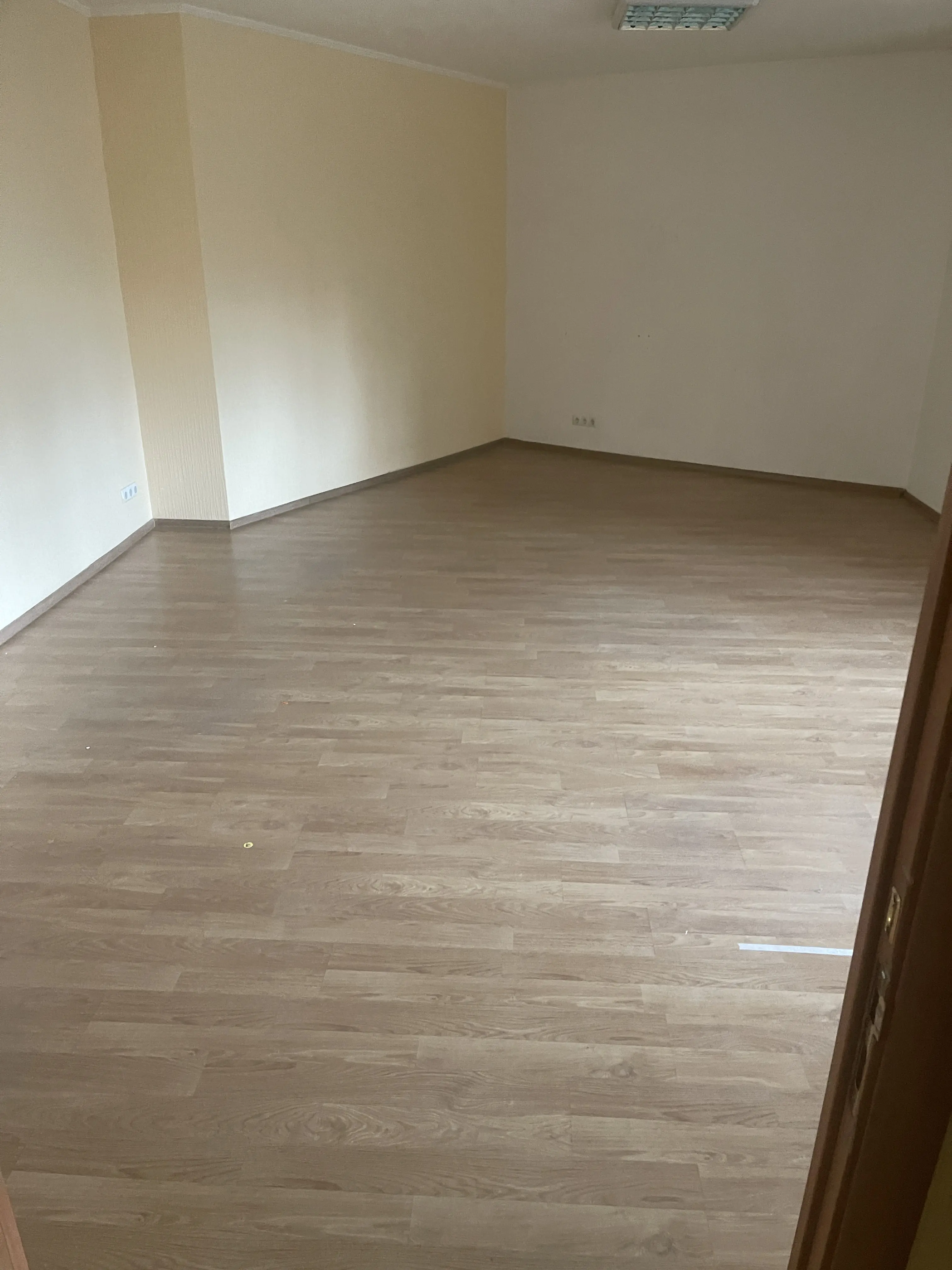 Фото Rent an office, Sribnokilska Street 2а Kyiv for long-term rent, price: 1000 $, code 4513