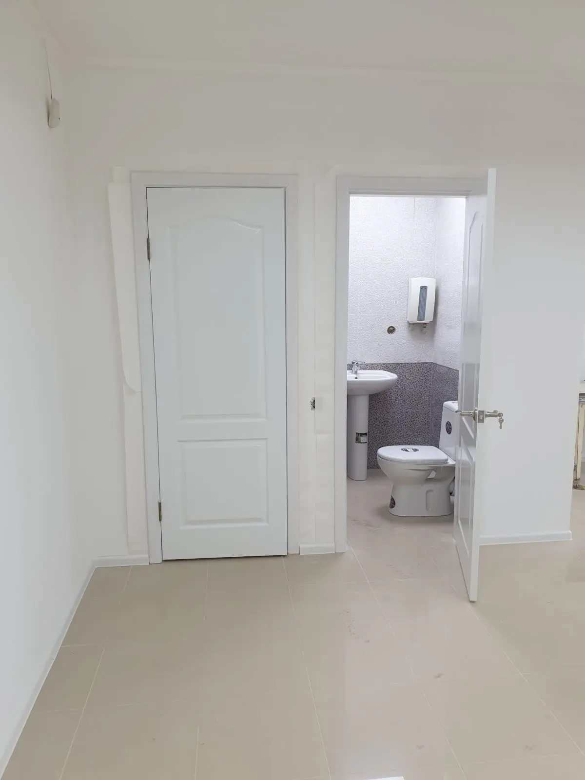 Фото Продаю офіс, 60 кв. м, Соборності вул. (Жовтнева)  Полтава, ціна: 88 $, код 4522