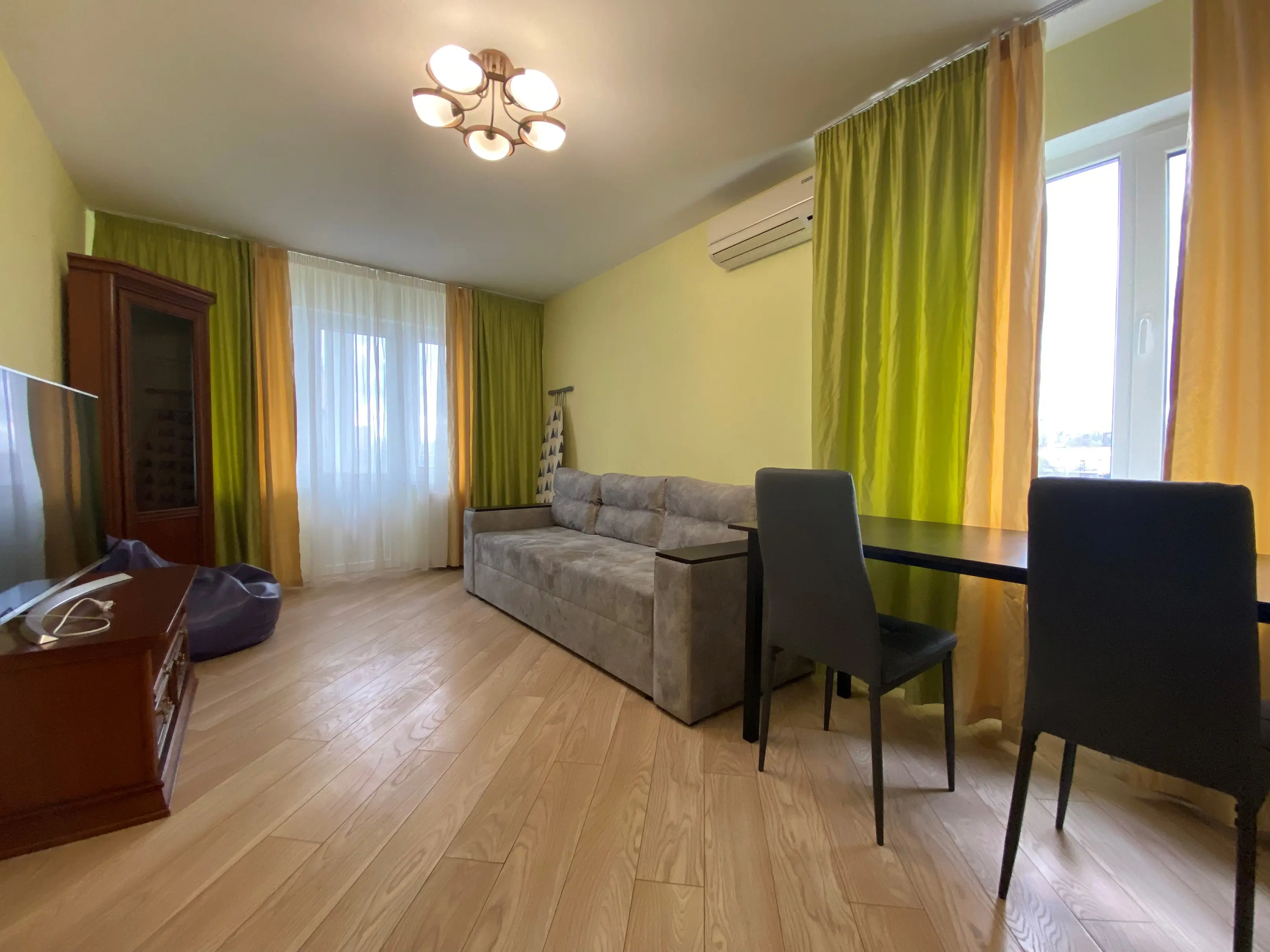 Фото Зняти 2 кімнатну квартиру, Борщагівська вул. 4 Київ в довгострокову оренду, ціна: 24900 UAH, код 4534