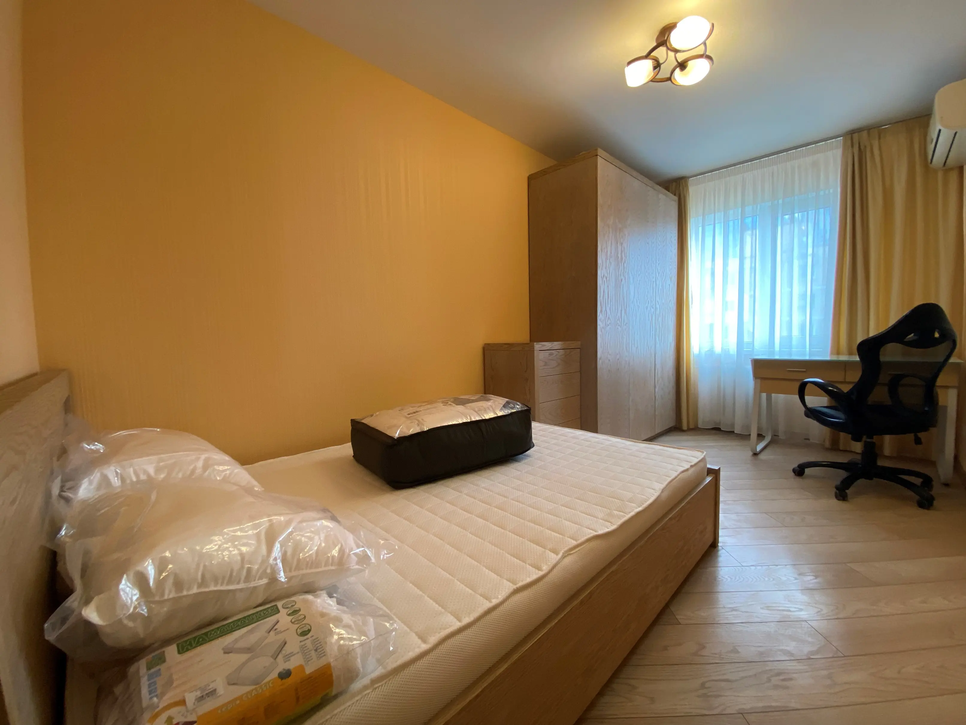 Фото Зняти 2 кімнатну квартиру, Борщагівська вул. 4 Київ в довгострокову оренду, ціна: 24900 UAH, код 4534