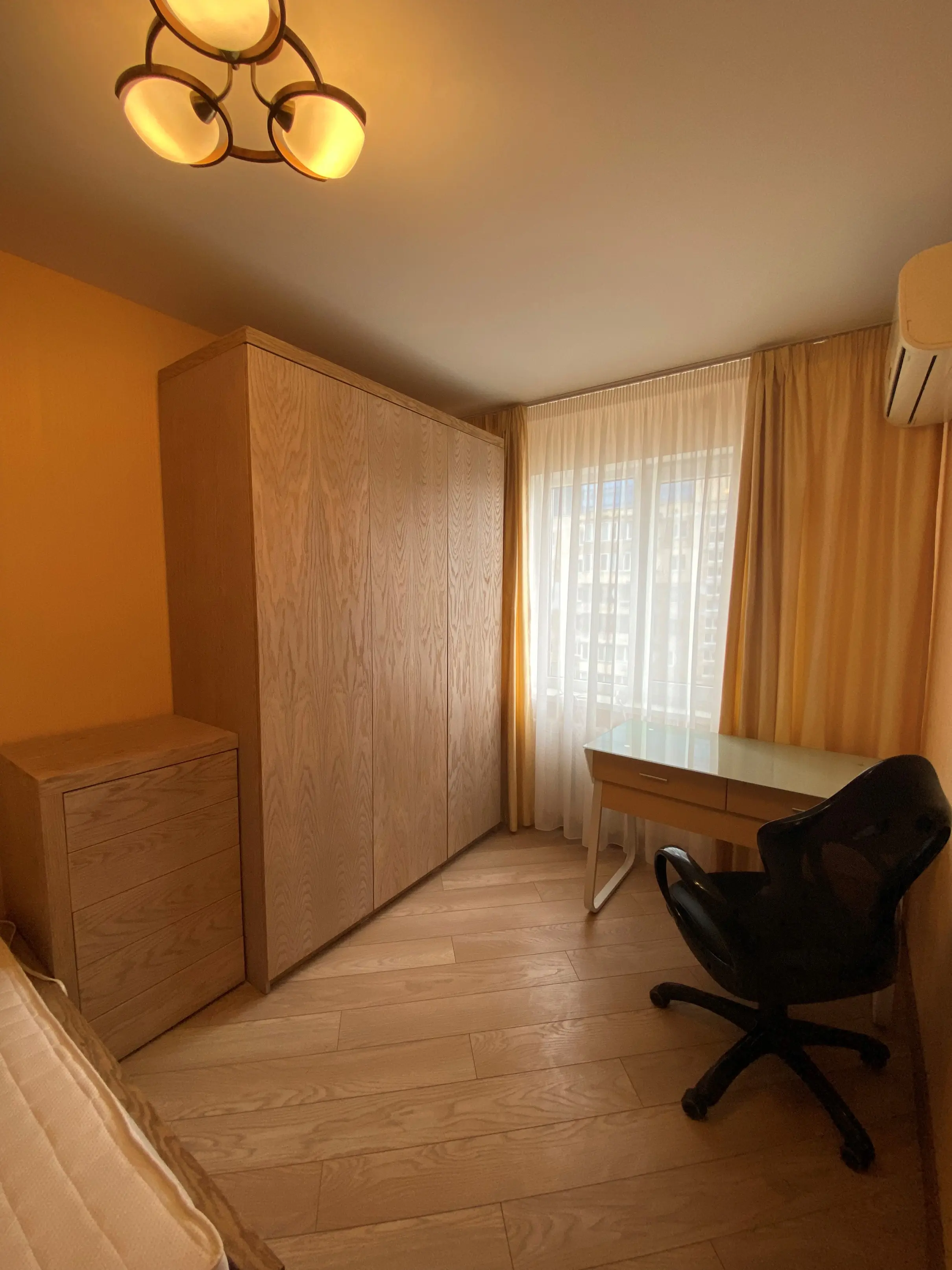 Фото Зняти 2 кімнатну квартиру, Борщагівська вул. 4 Київ в довгострокову оренду, ціна: 24900 UAH, код 4534