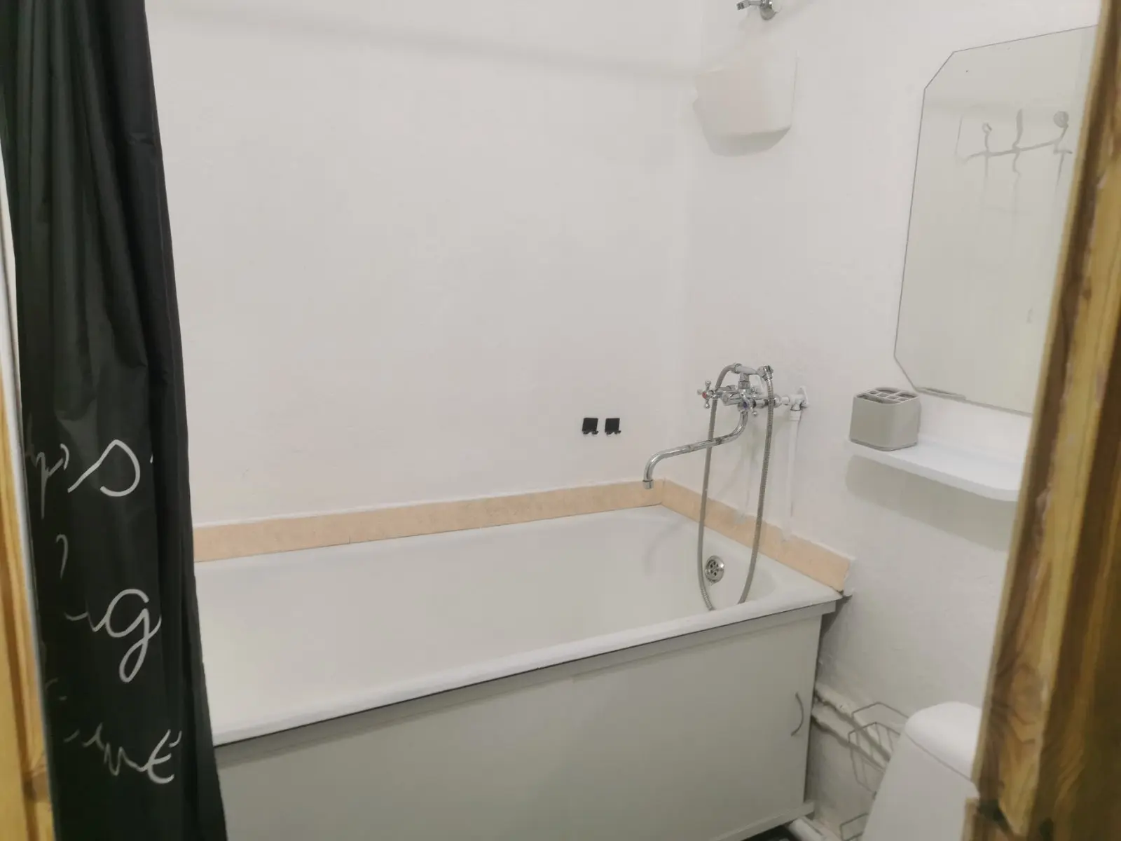 Фото Rent a 1-room apartment, Verkhovnoi Rady Boulevard 26 Kyiv for long-term rent, price: 11000 UAH, code 4549