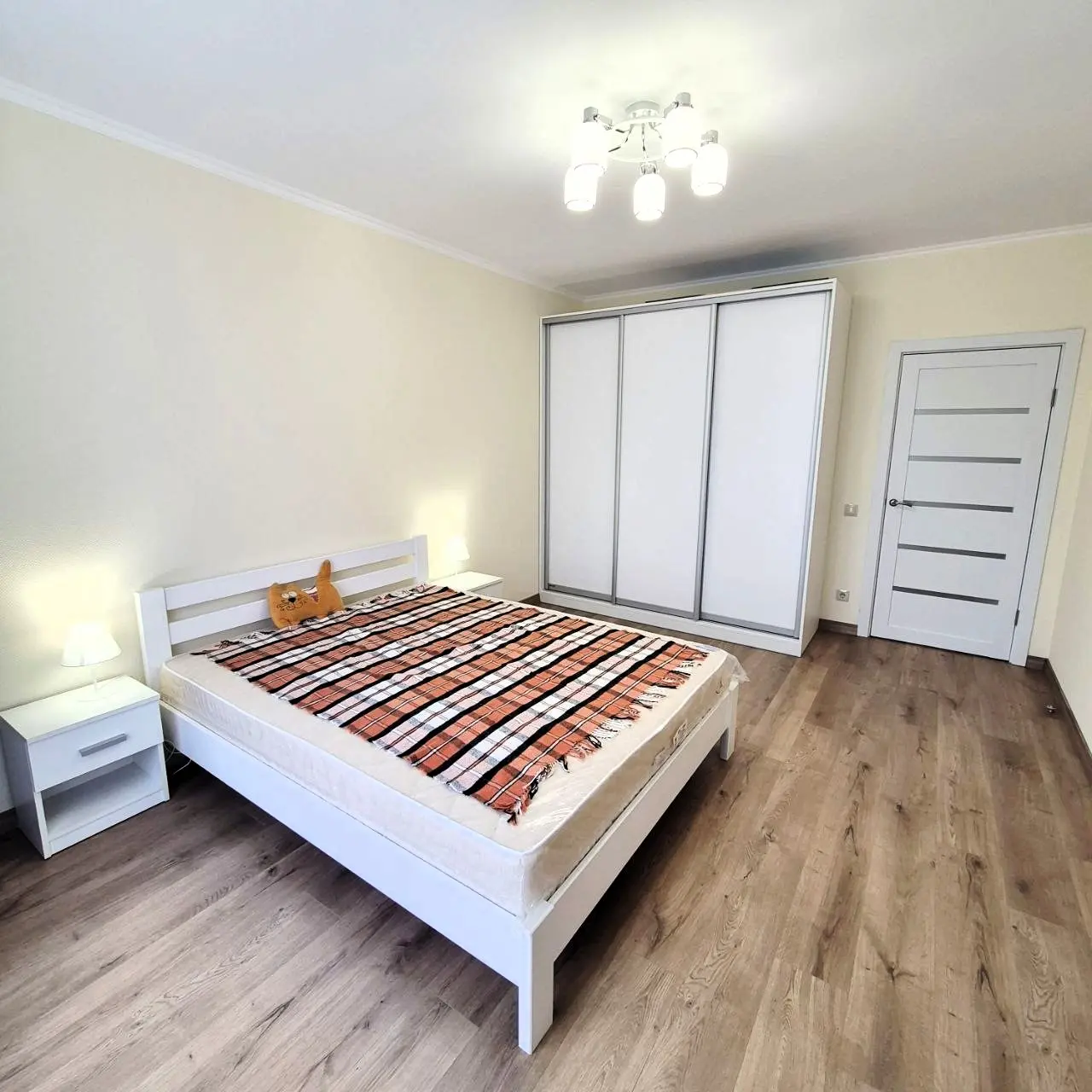 Фото Зняти 1 кімнатну квартиру, Приладний пров. 10а Київ в довгострокову оренду, ціна: 20000 UAH, код 4557