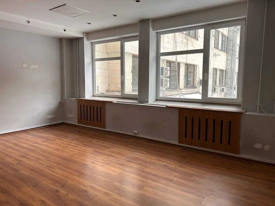 Фото Selling an office, 1070 sq.m., Dmytrivska Street 18/24 Kyiv, price: 1200 $, code 4567