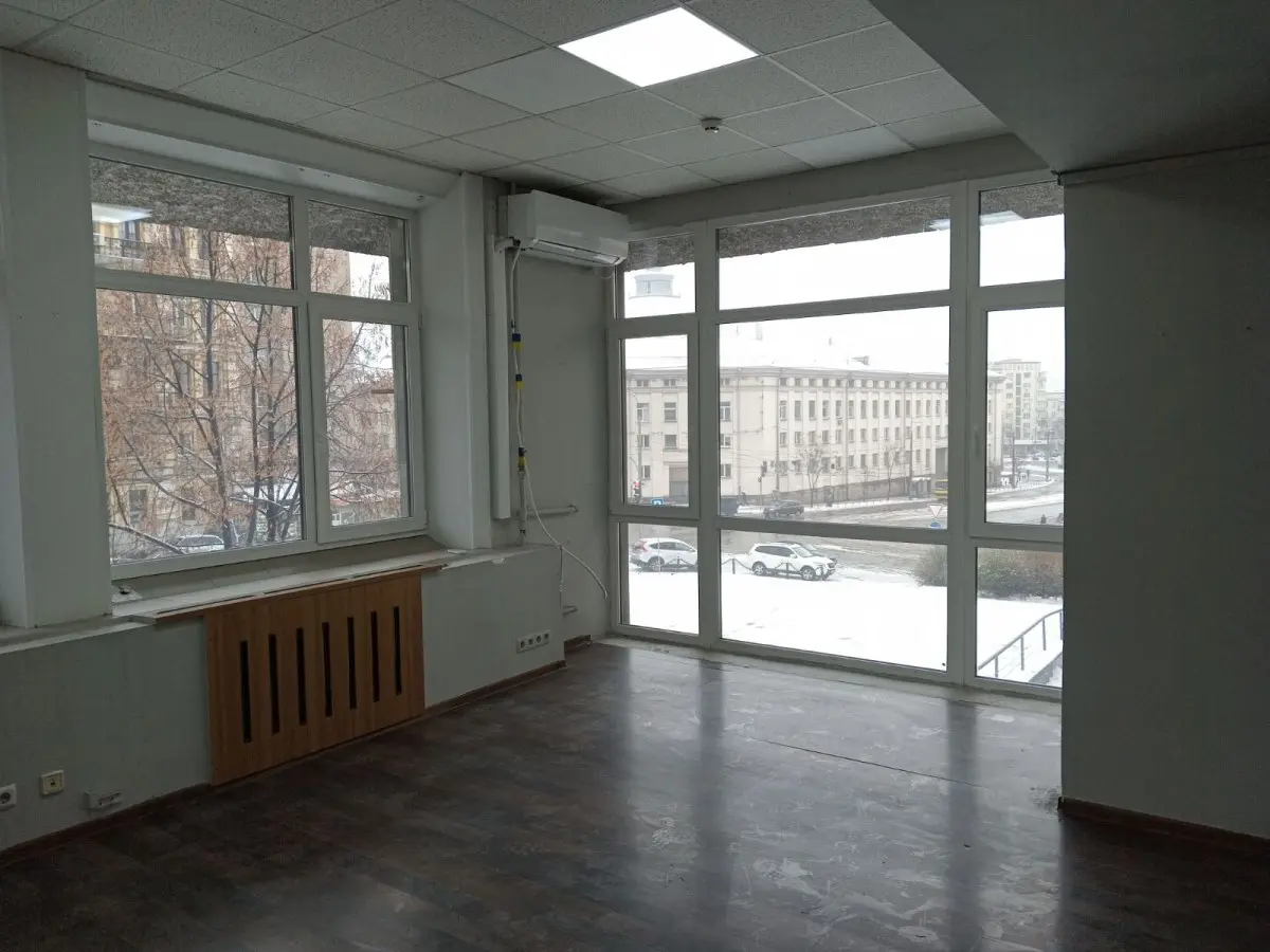 Фото Selling an office, 1070 sq.m., Dmytrivska Street 18/24 Kyiv, price: 1200 $, code 4567