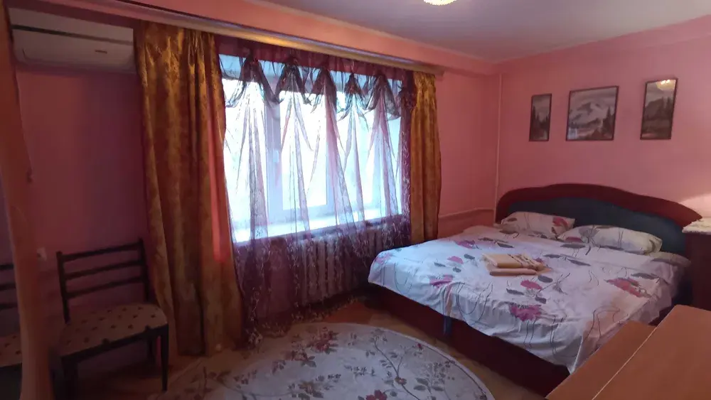 Фото Зняти 4 кімнатну квартиру, Лесі Українки бульв. 9 Київ в довгострокову оренду, ціна: 1000 $, код 4607